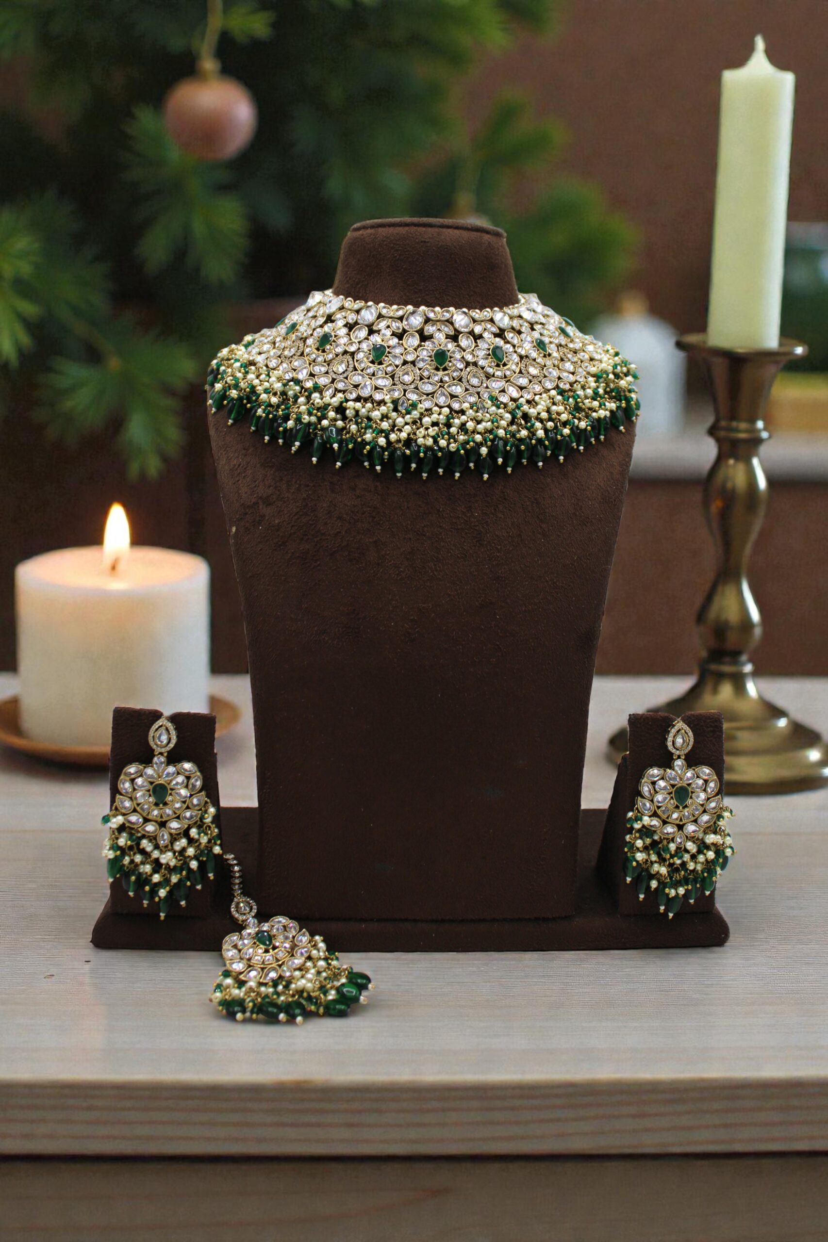 Elegant Traditional Jewelry Set with Intricate Design - Image 2