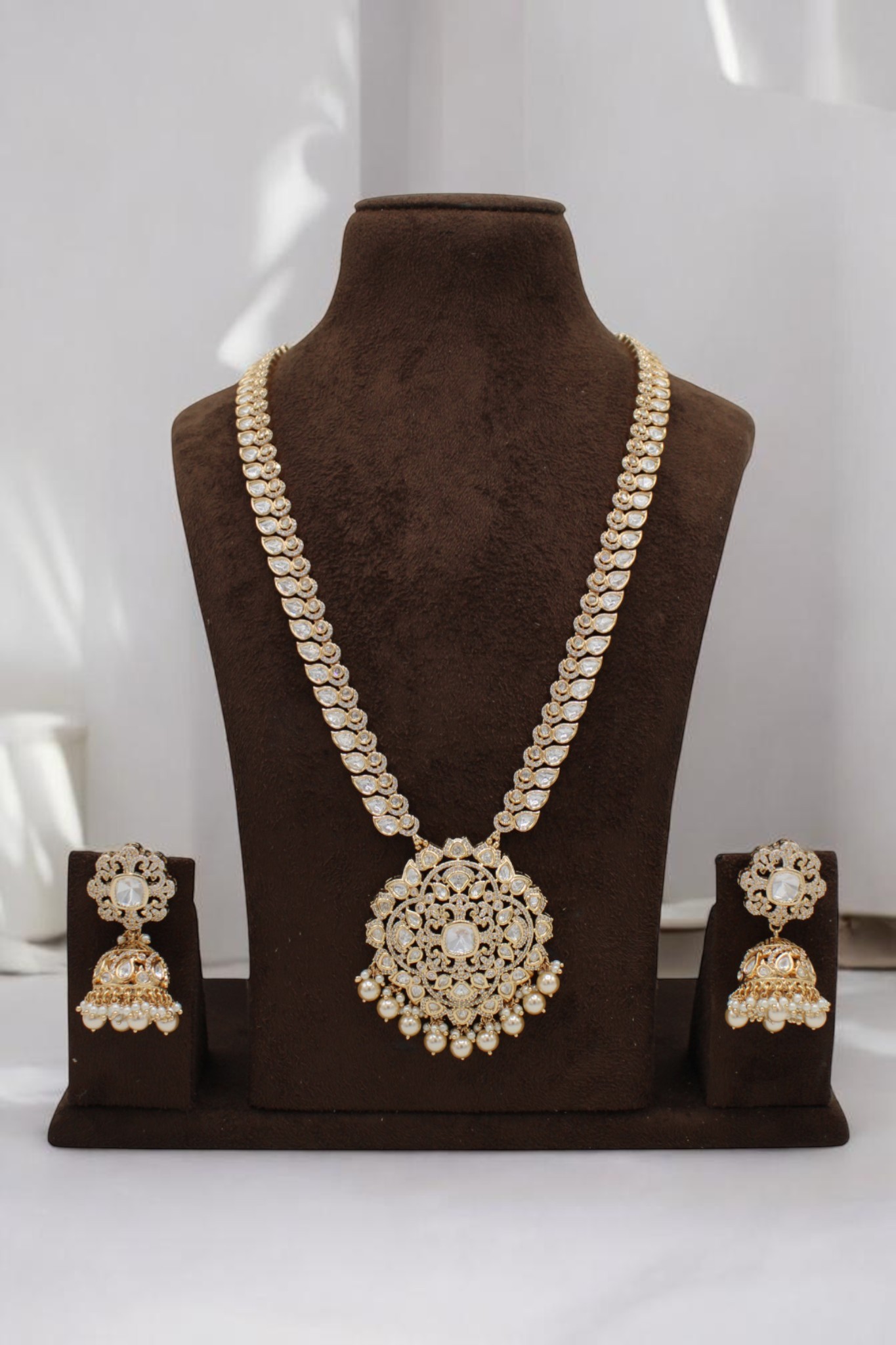 Elegant Gold-Plated Necklace and Earring Set - Image 2