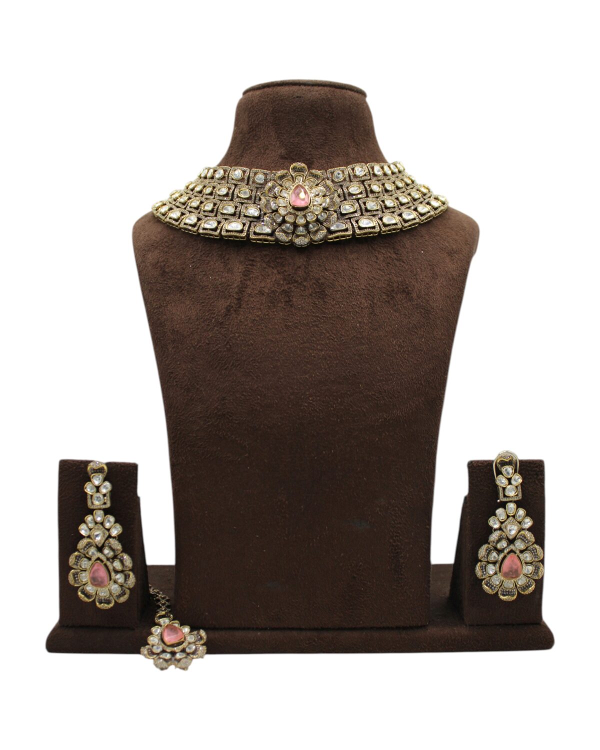 Elegant Traditional Jewelry Set with Pink Accents