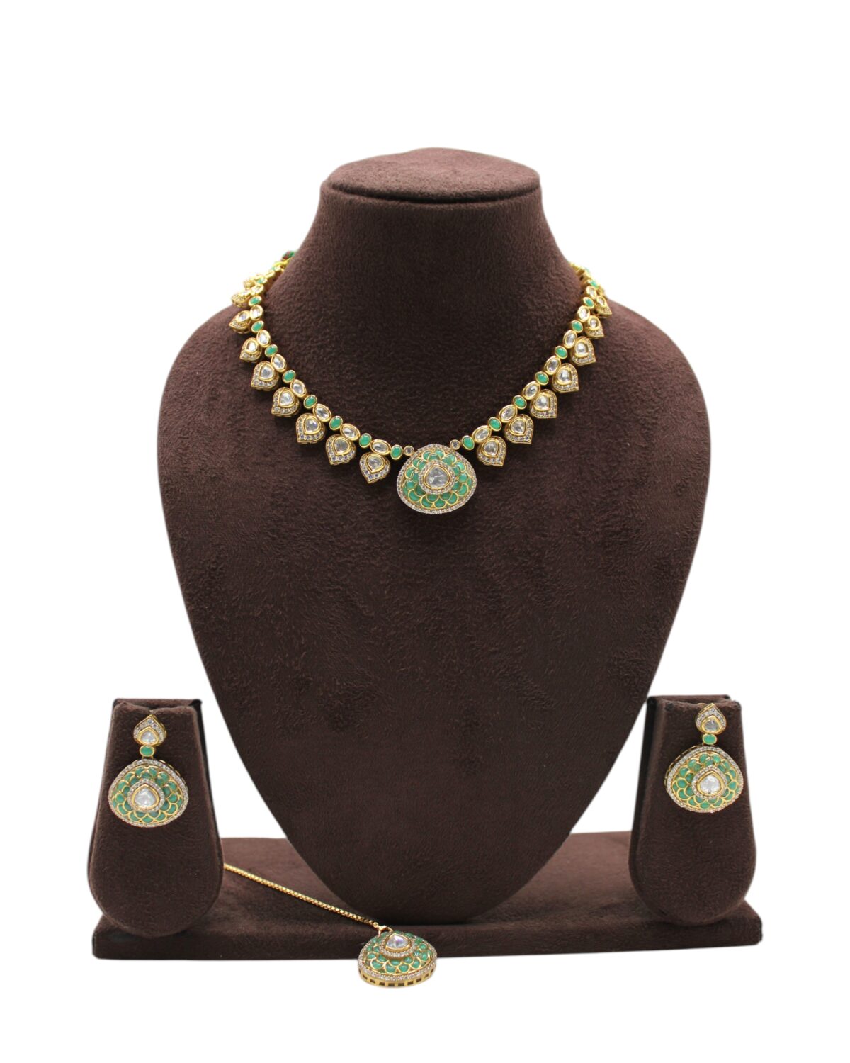 Elegant Gold and Emerald Jewelry Set
