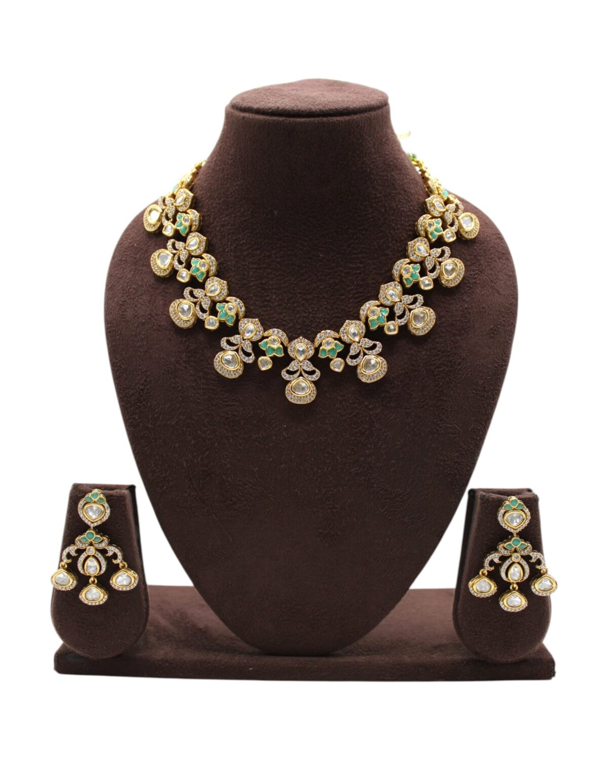 Elegant Gold and Emerald Jewelry Set