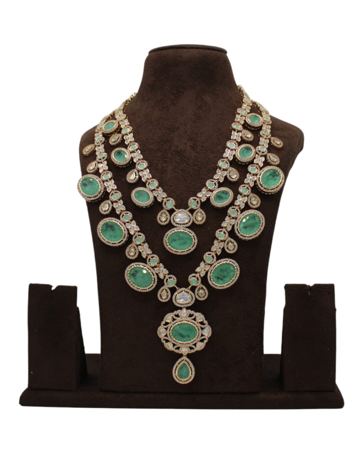 Elegant Emerald and Diamond Necklace Set