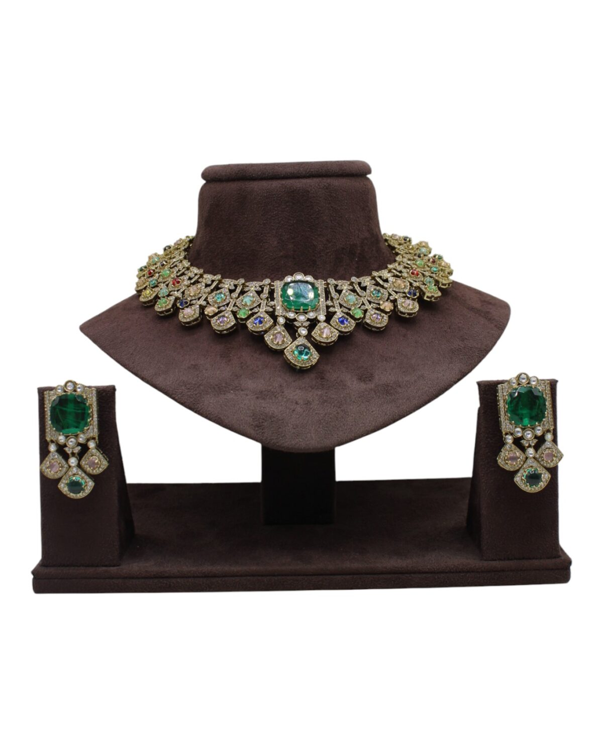 Elegant Emerald and Diamond Necklace Set