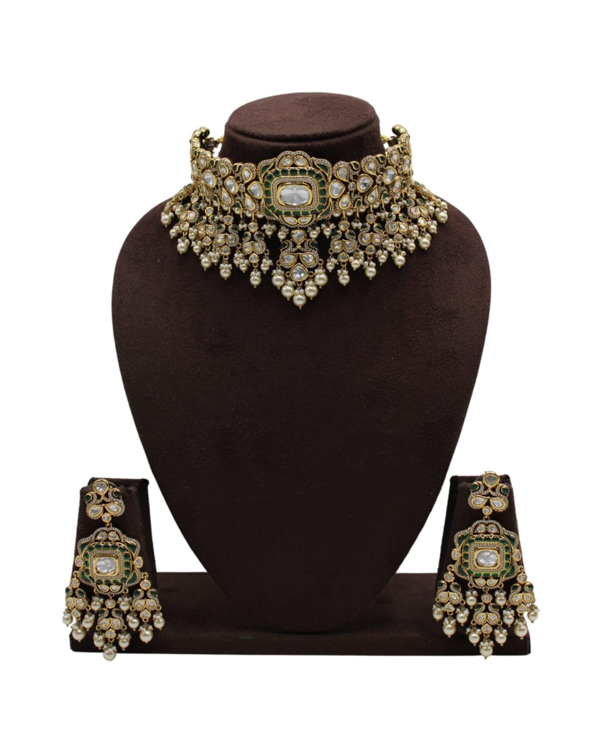 Elegant Traditional Indian Jewelry Set with Intricate Design