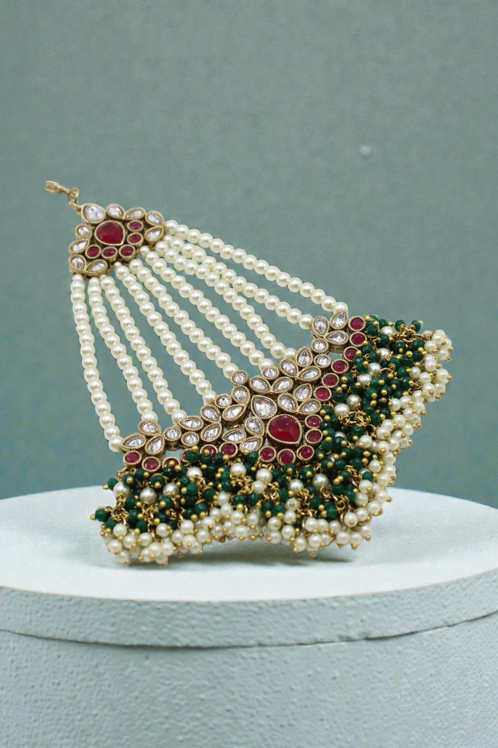 Elegant Traditional Indian Necklace with Pearls and Gemstones - Image 2