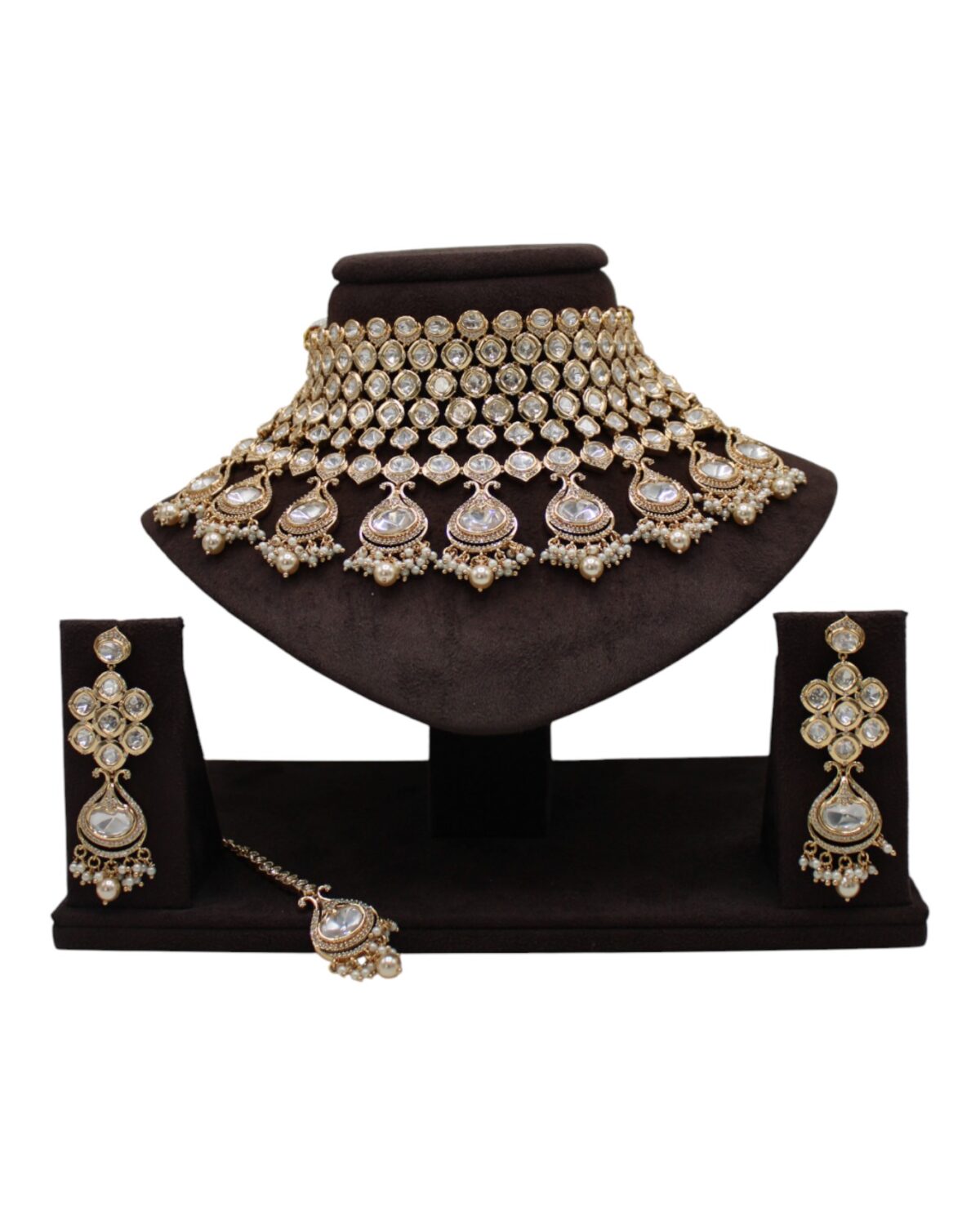 Elegant Traditional Jewelry Set with Choker and Earrings