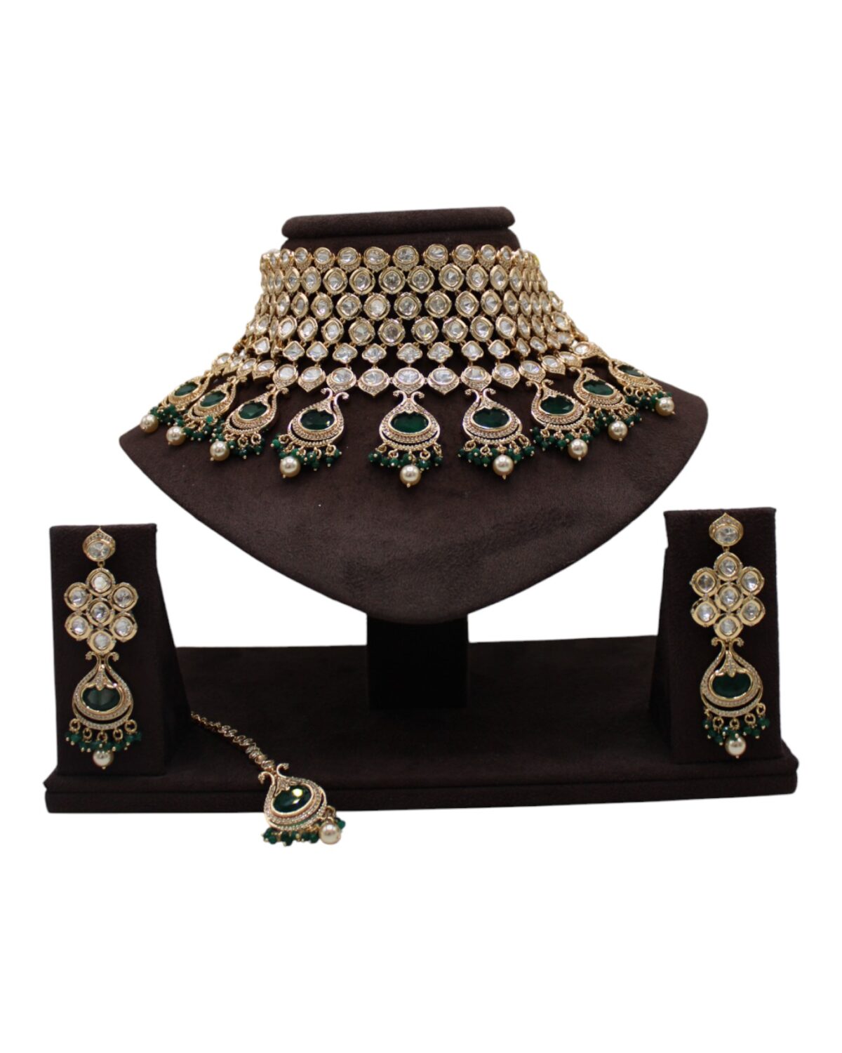Elegant Traditional Indian Jewelry Set with Emerald Accents