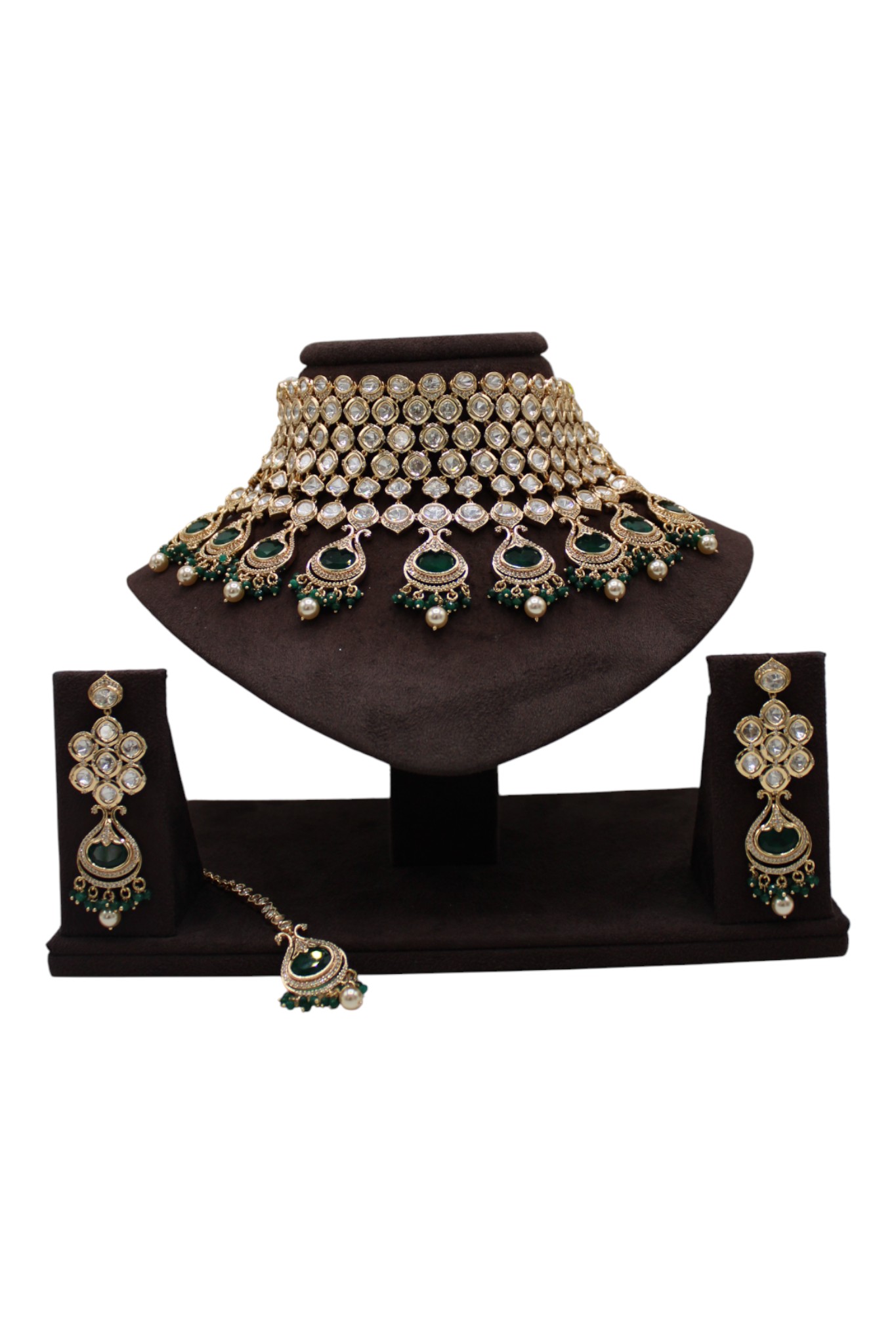 Elegant Traditional Indian Jewelry Set with Emerald Accents