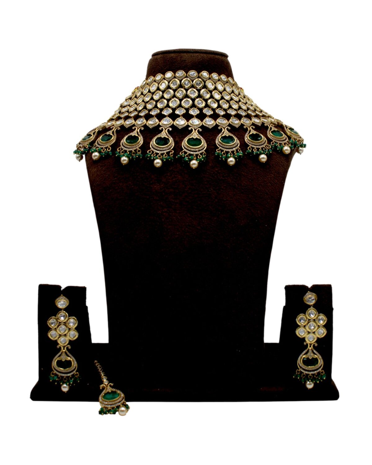 Elegant Traditional Indian Jewelry Set with Emerald Accents