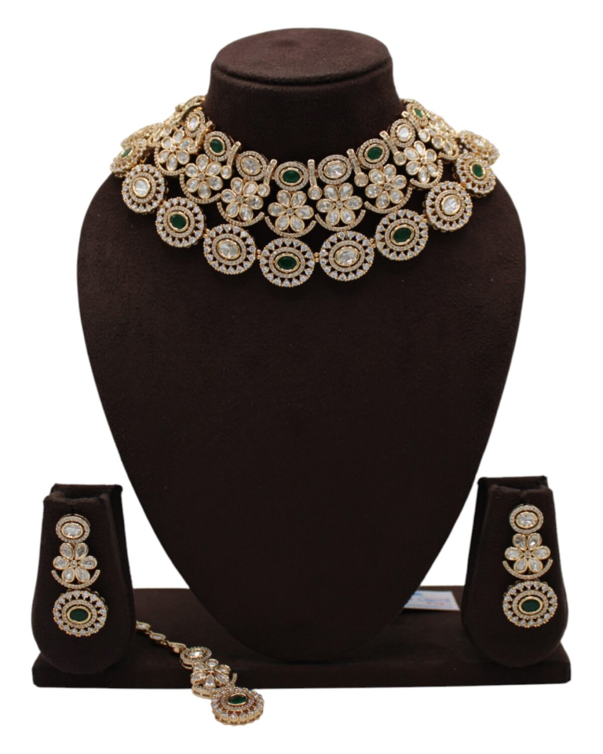 Elegant Gold and Emerald Jewelry Set