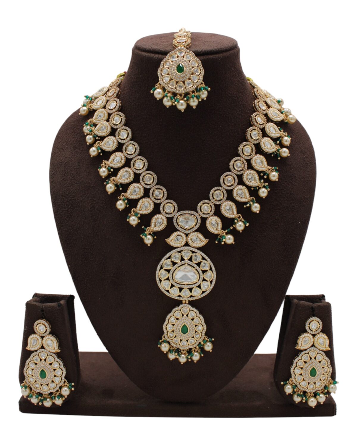 Elegant Traditional Indian Jewelry Set with Emerald Accents