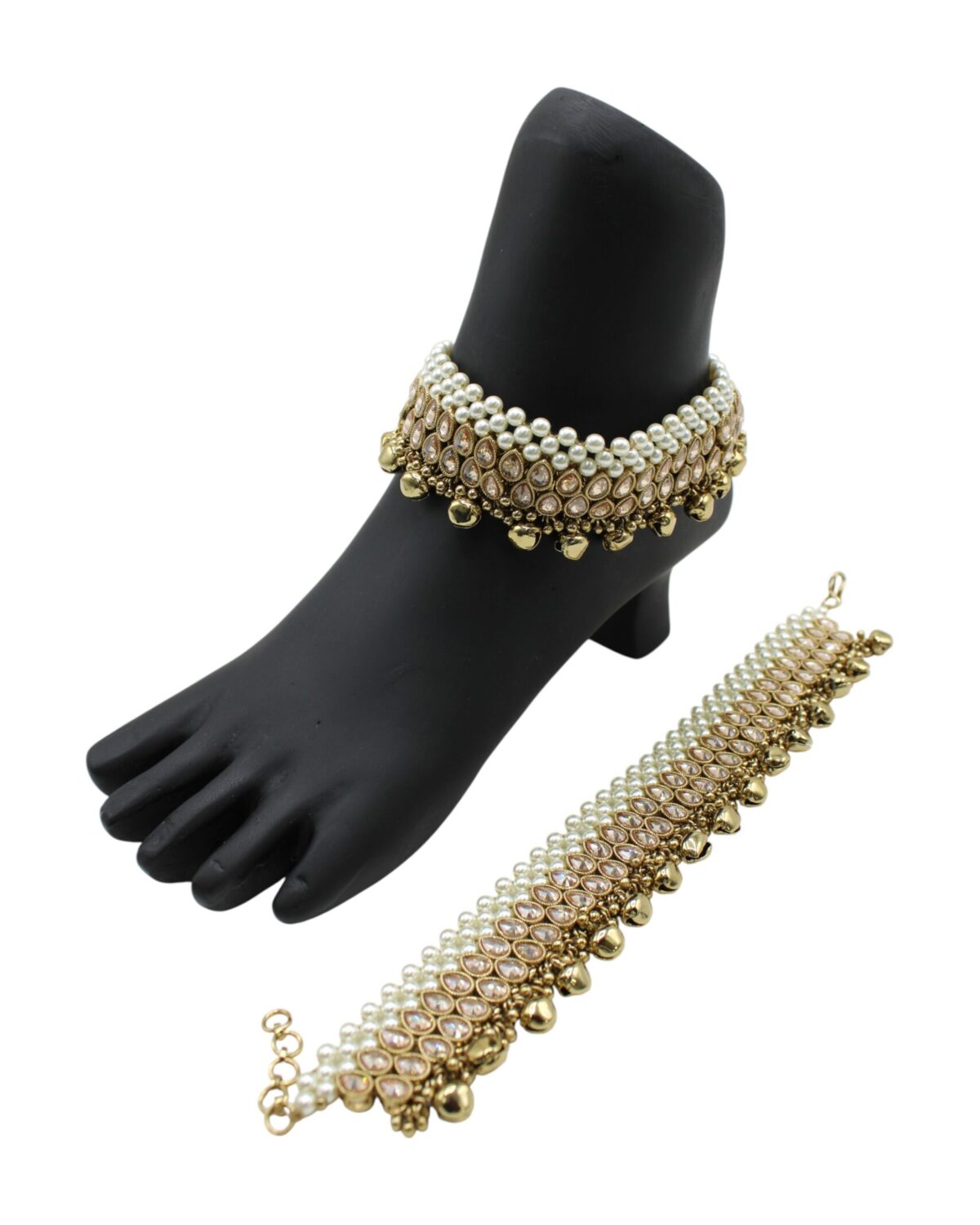 Elegant Pearl and Gold Jewelry Set