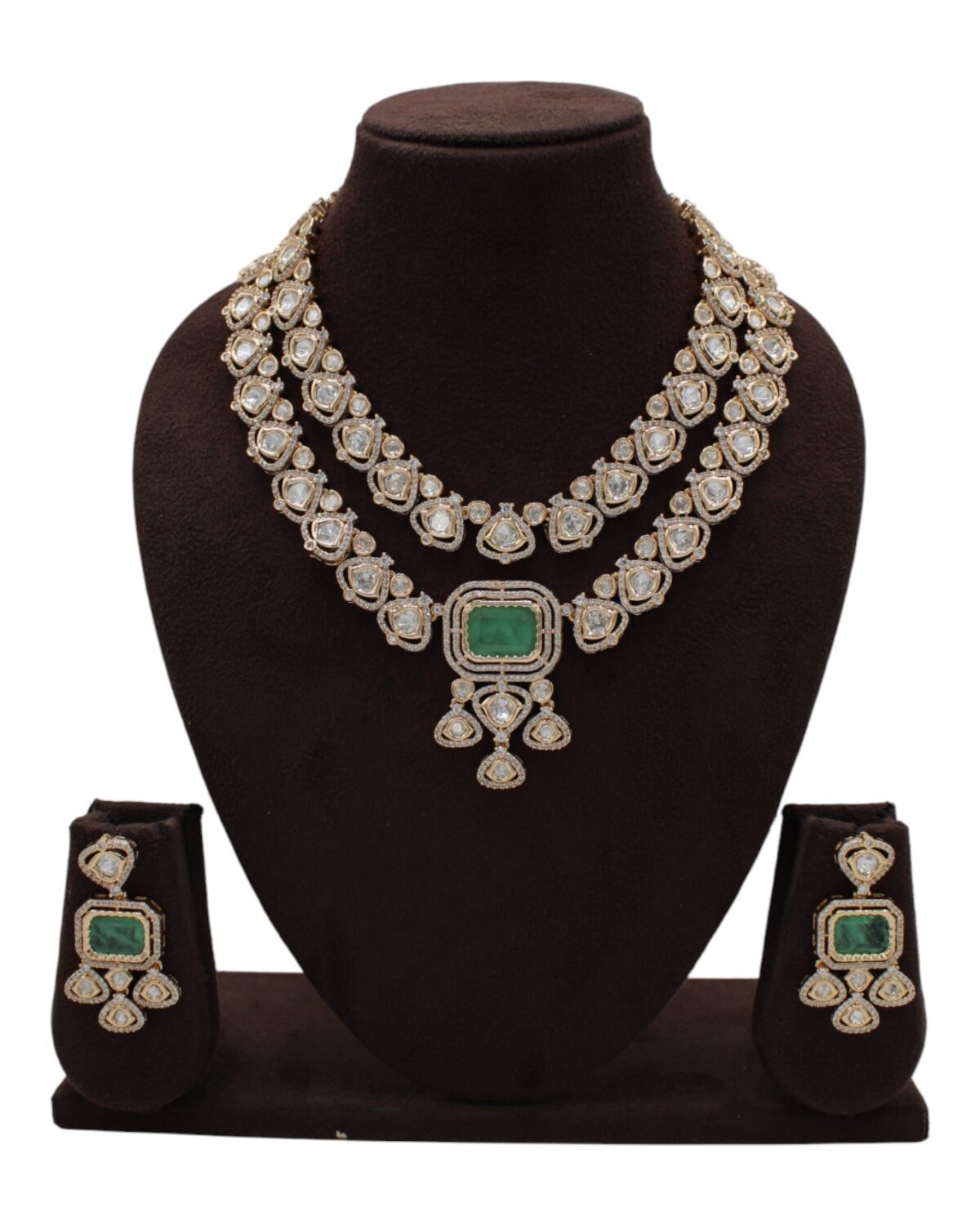 Elegant Gold and Emerald Jewelry Set