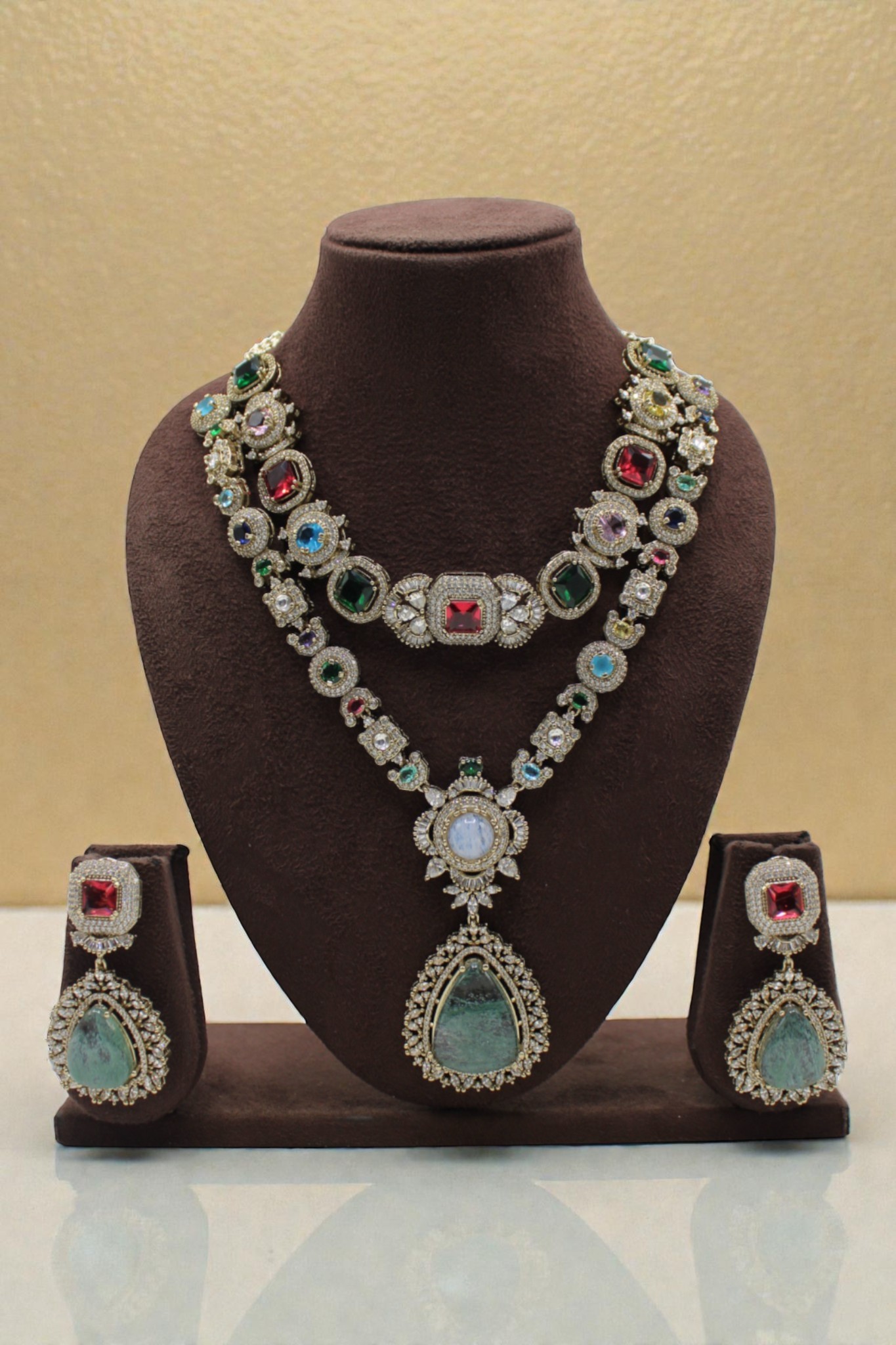 Elegant Multi-Stone Necklace and Earring Set - Image 3