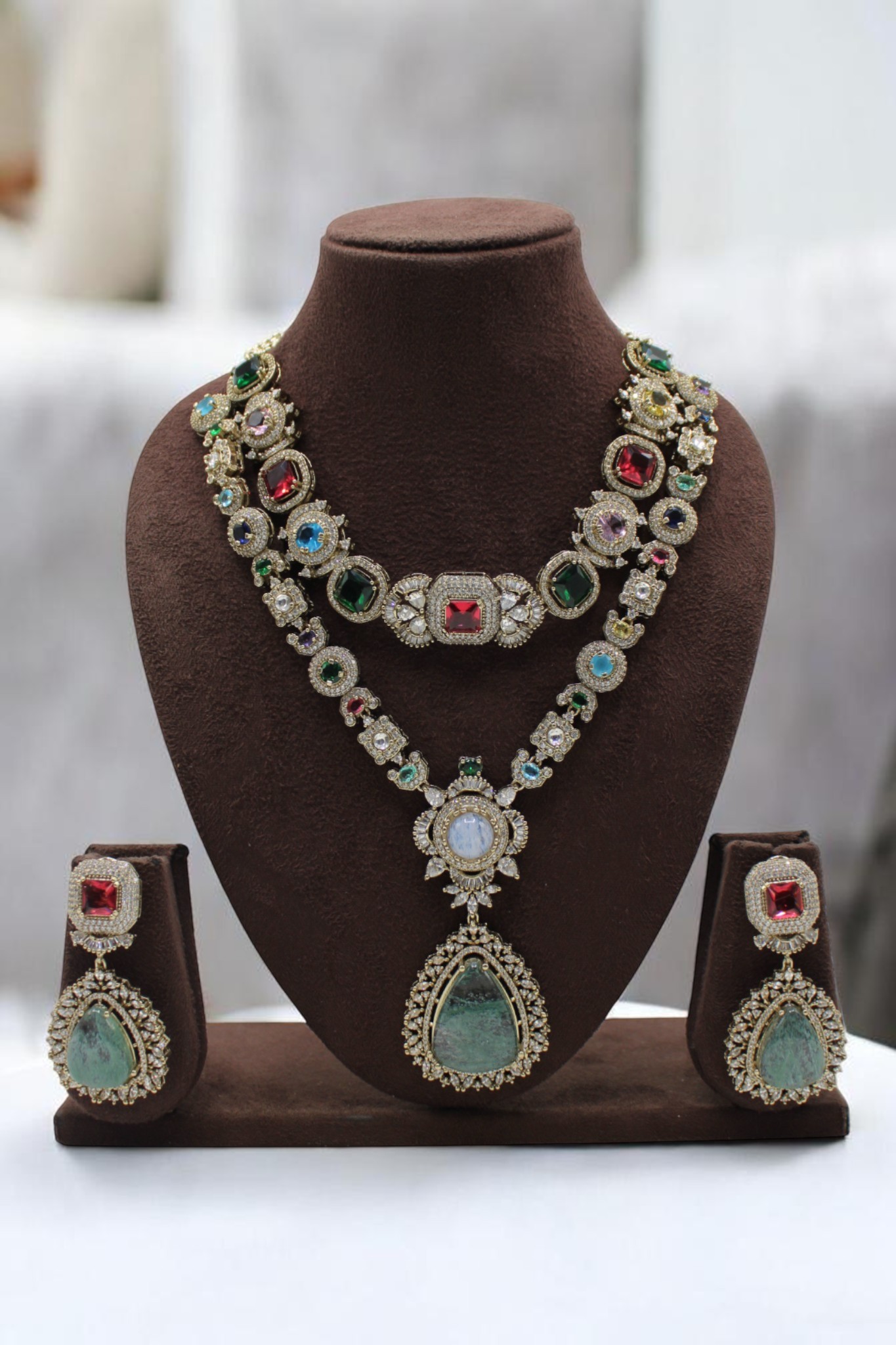 Elegant Multi-Stone Necklace and Earring Set - Image 2