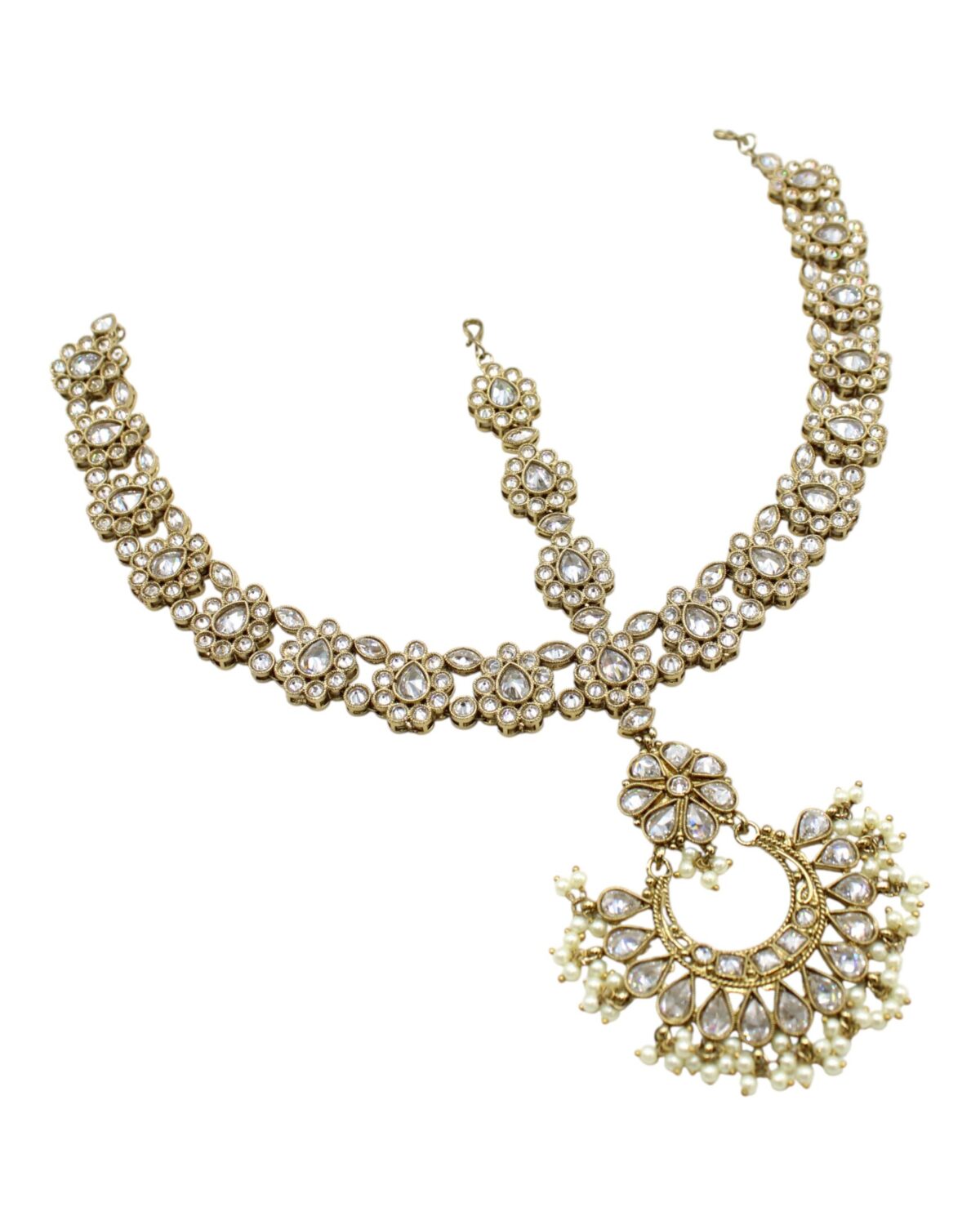 Elegant Pearl and Diamond-Studded Necklace