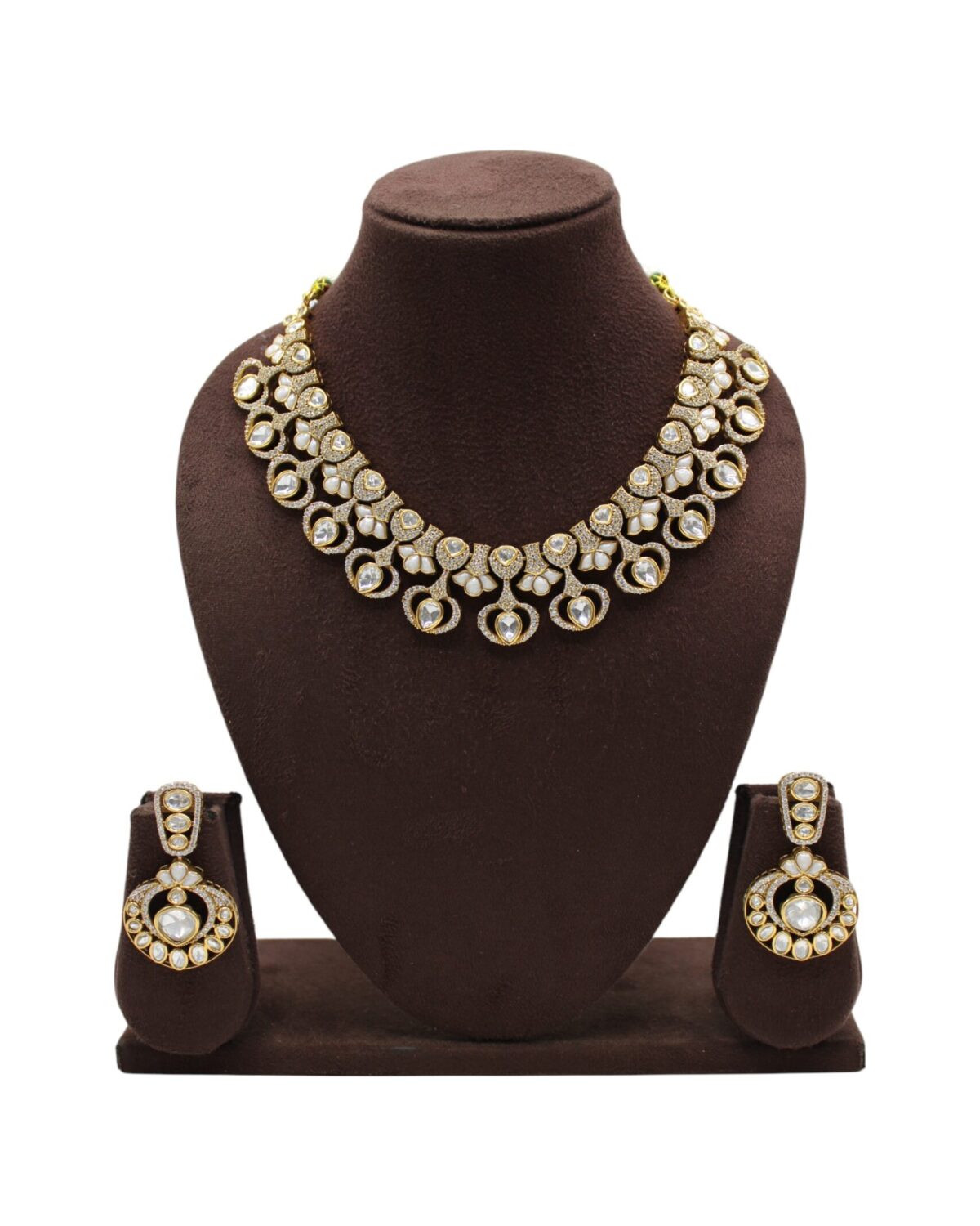 Elegant Gold and Diamond Necklace Set