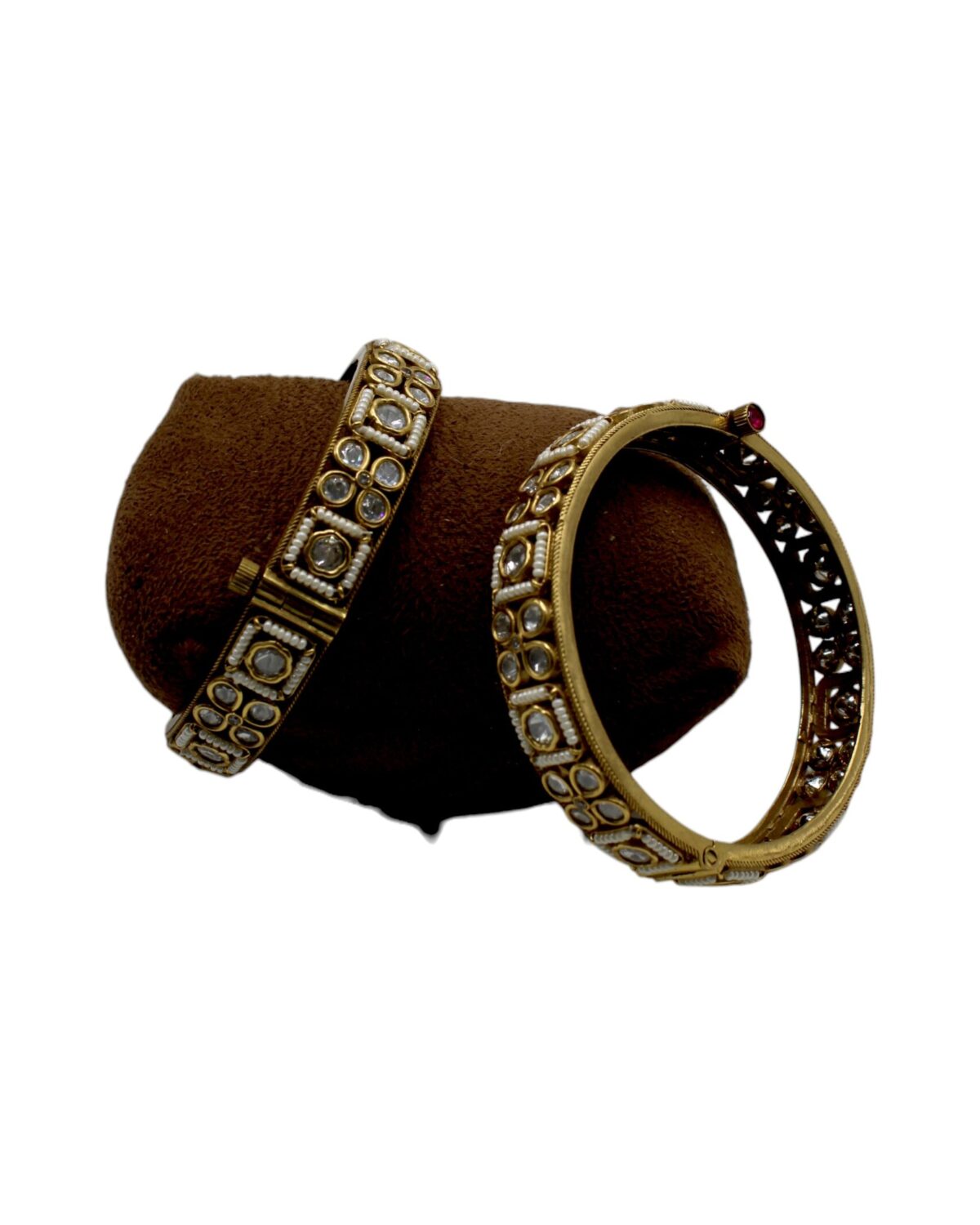 Elegant Antique Gold Bangles with Intricate Detailing