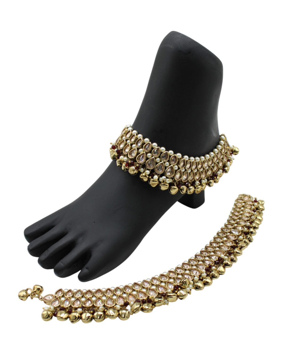 Elegant Traditional Gold Jewelry Set: Anklet and Bracelet