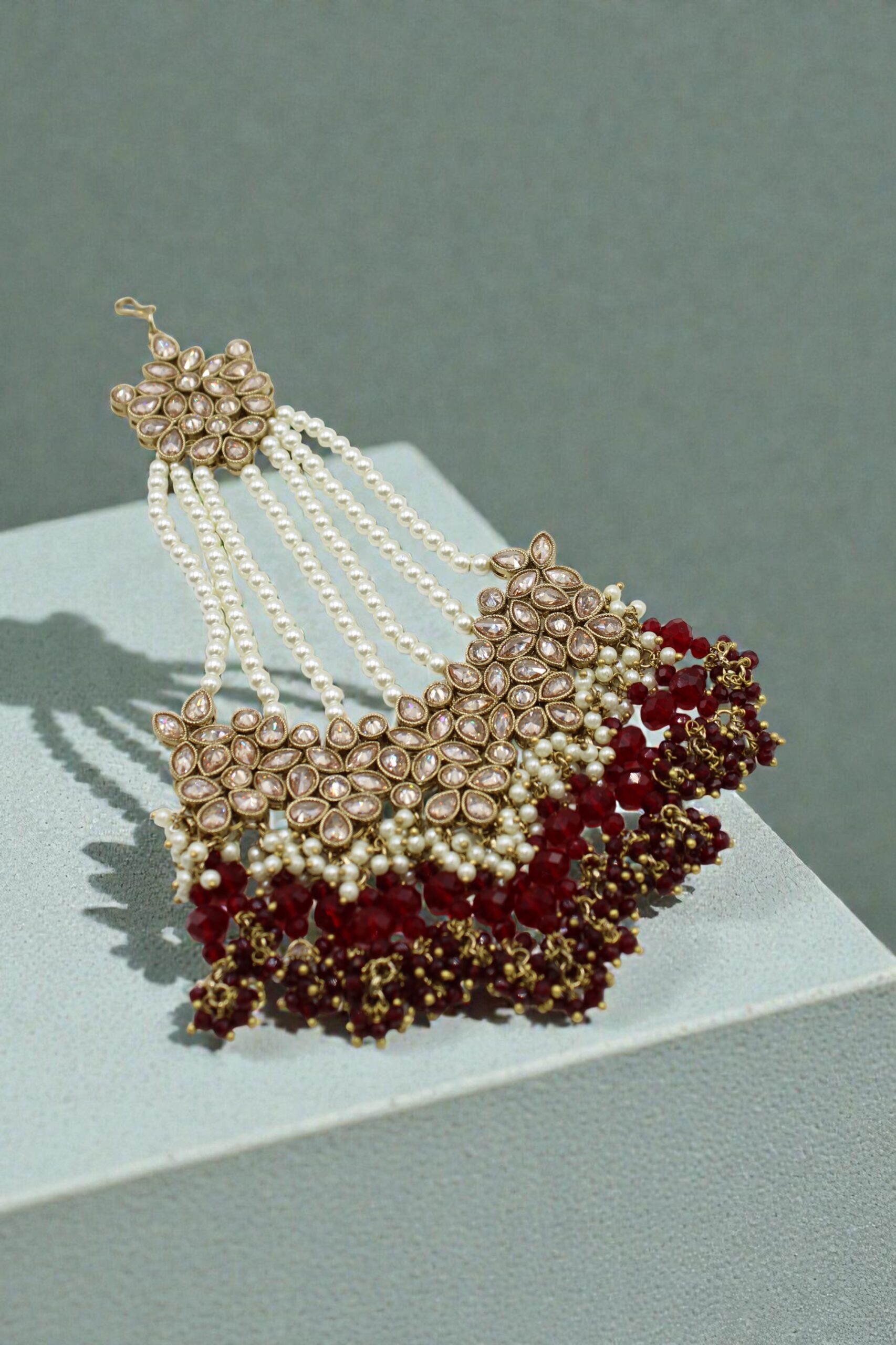 Elegant Multi-Layered Traditional Jewelry with Pearls and Gemstones - Image 2