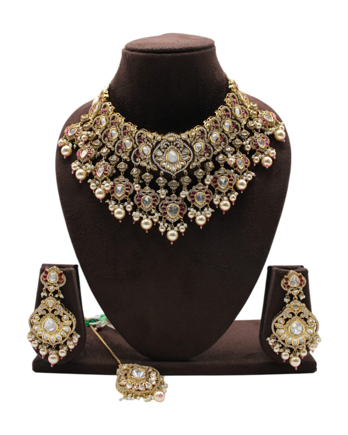 Elegant Traditional Indian Jewelry Set with Necklace and Earrings